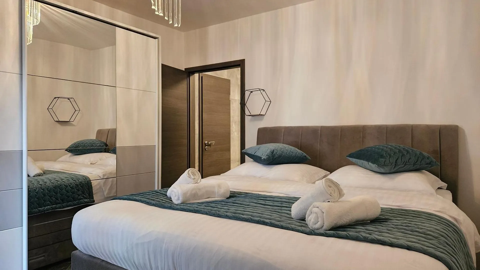 Luxury Villa Natali Pool And Sea View - Happy Rentals Smrika Apartment