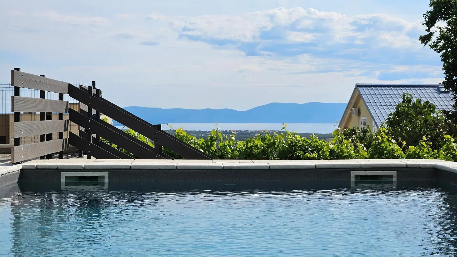 Luxury Villa Natali Pool And Sea View - Happy Rentals Smrika Apartment